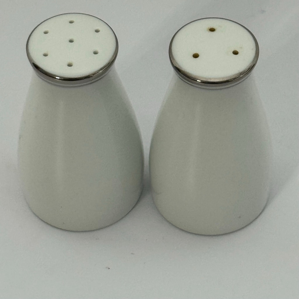 Noritake Silverdale White Porcelain Salt & Pepper Shaker Made in Japan